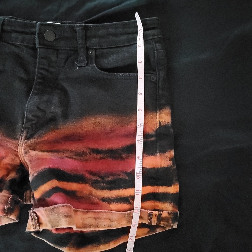 Universal Thread Black, Orange-Red Shorts w. Artistic Reverse-Dye Sz 6/28 - Picture 5 of 10